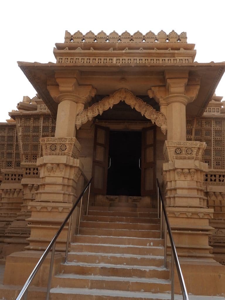 jaisalmer_sahasraphana_parshwanath_mandir_4.jpg