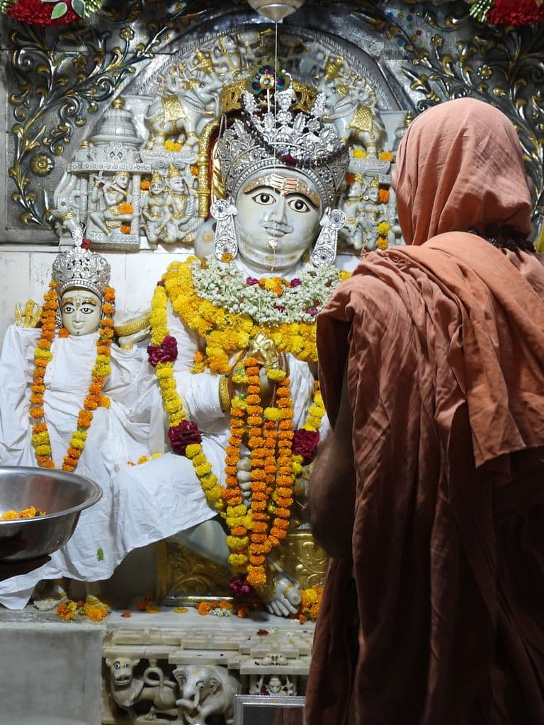 madri_aapeshwar_mahadev_mandir_4.jpg