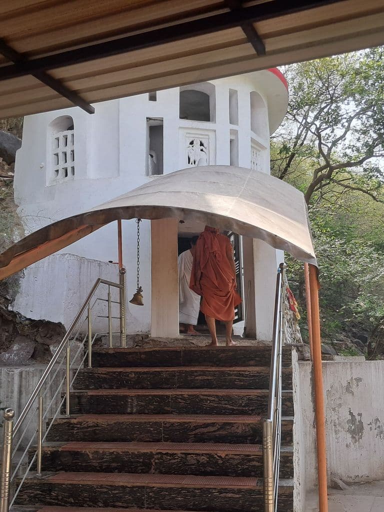mangar_bani_caves_9.jpg