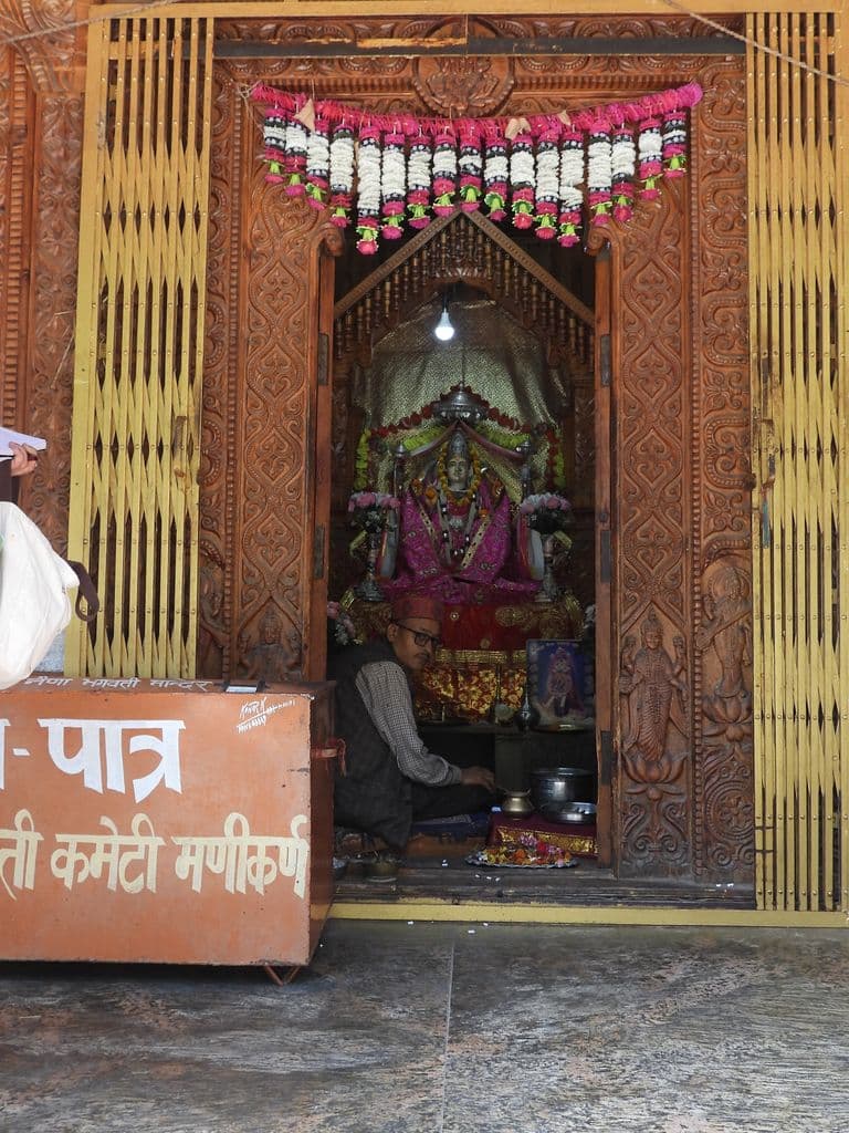 manikaran_shiva_mandir_10.jpg