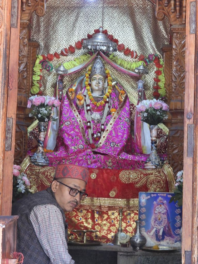 manikaran_shiva_mandir_11.jpg