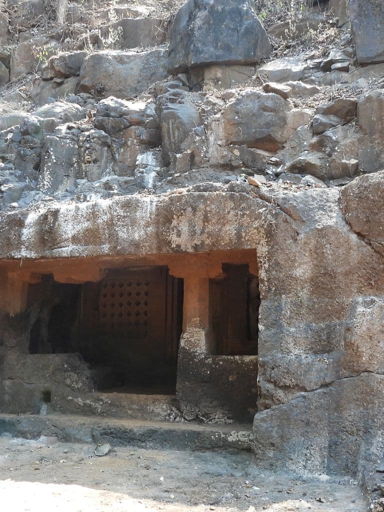 panhalakaji caves