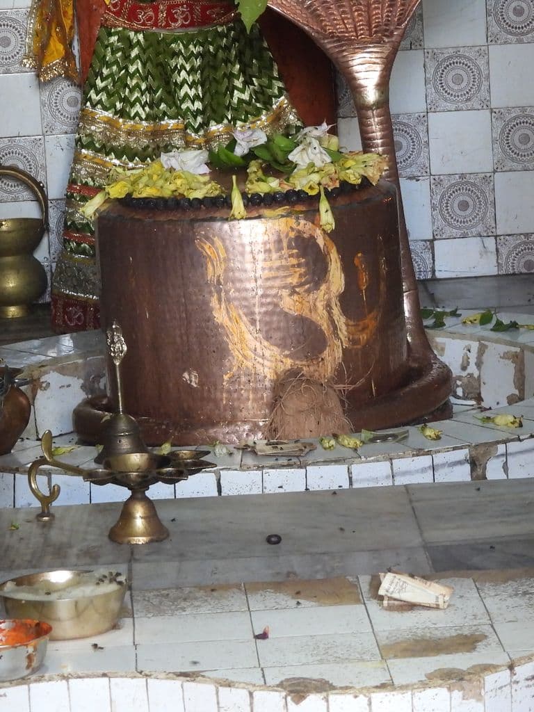 Purneshwara Mahadev Mandir - Lakhadi