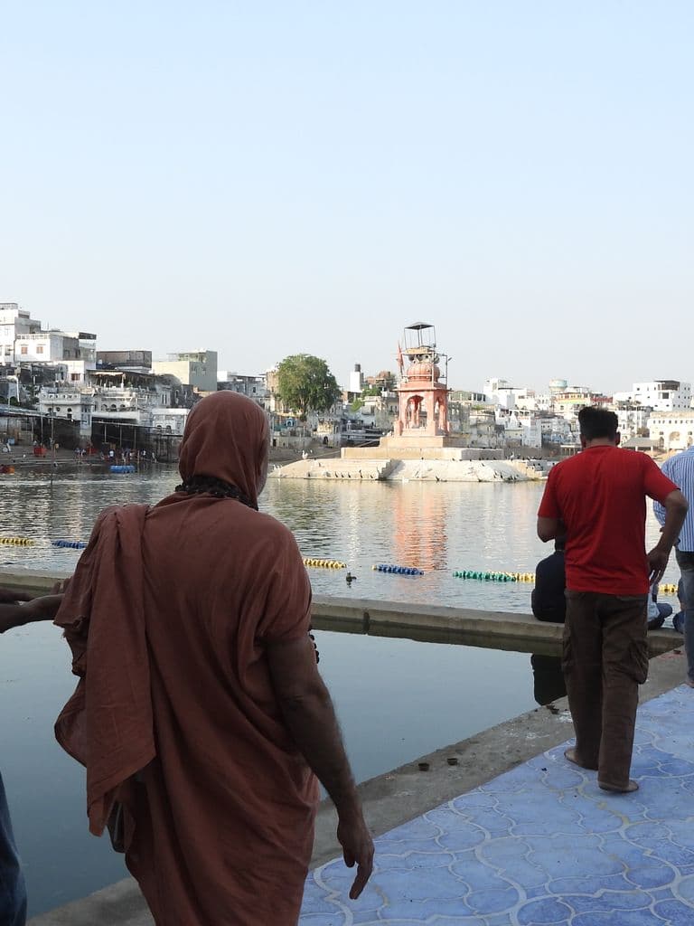 pushkar_sarovar_5.jpg