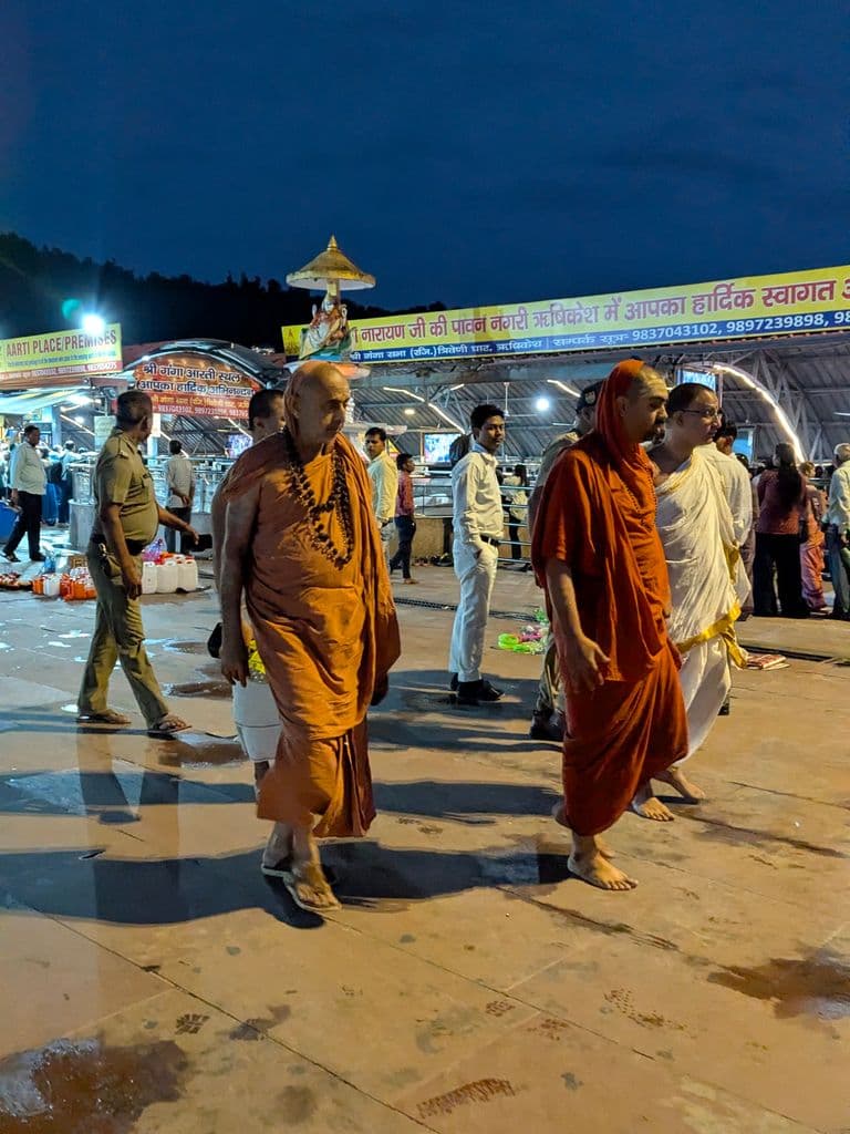 rishikesh_triveni_ghat_1.jpg