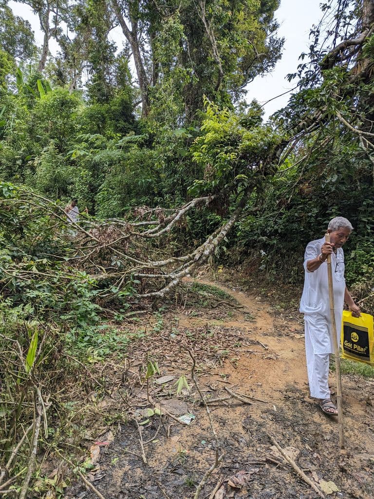 robipur_bhuban_baba_mandir_11.jpg