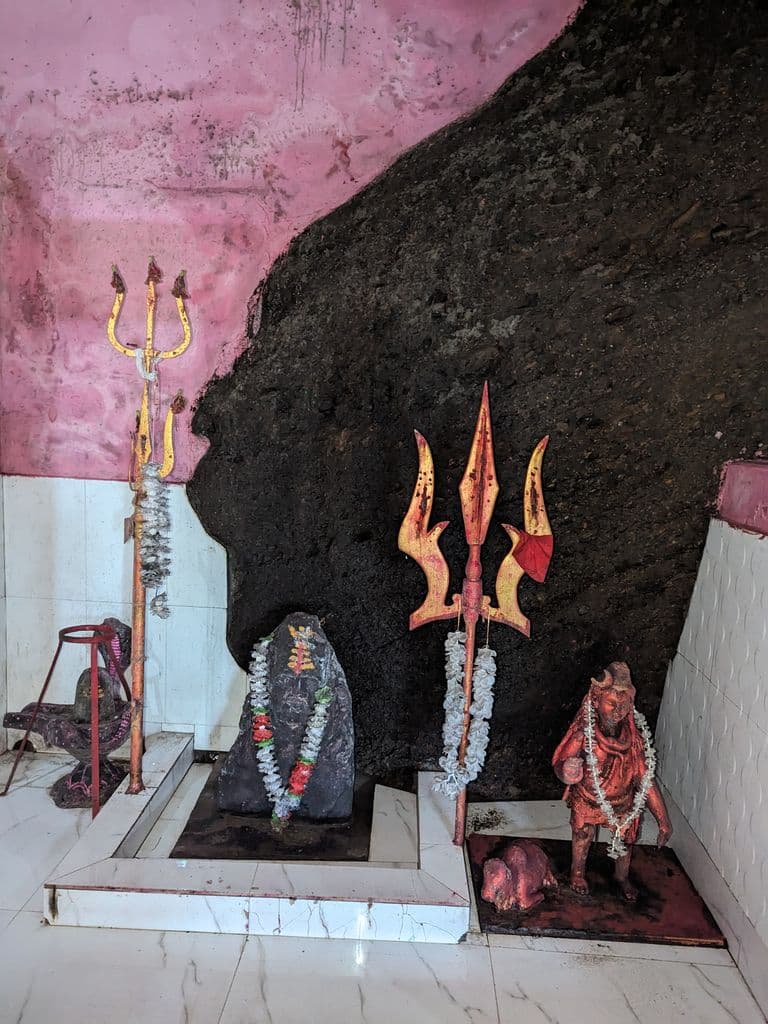 robipur_bhuban_baba_mandir_21.jpg