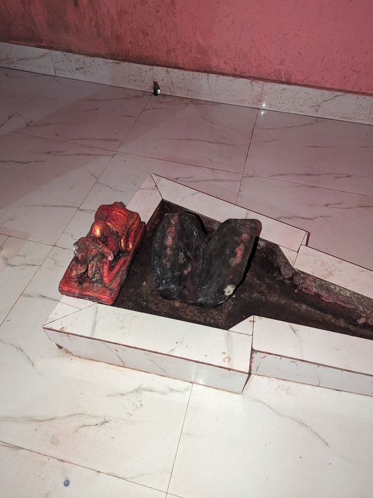 robipur_bhuban_baba_mandir_24.jpg