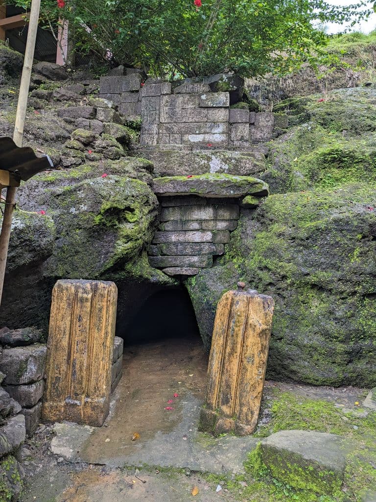 robipur_bhuban_baba_mandir_38.jpg