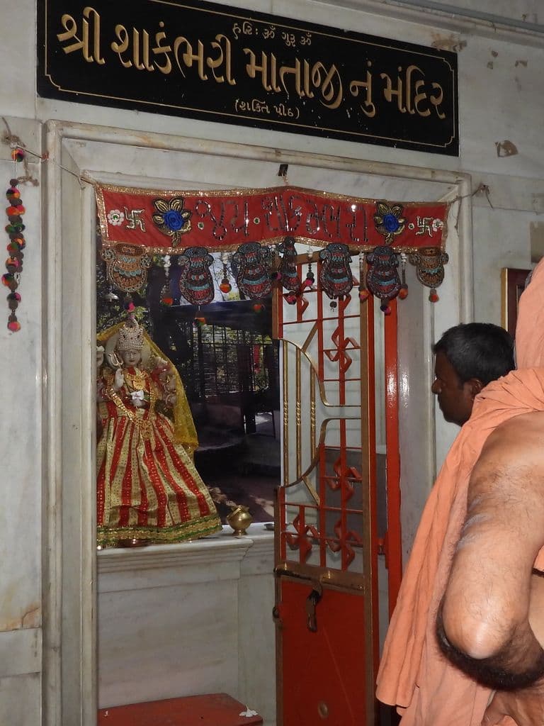 siddhpur_arvadeshwar_mahadev_17.jpg