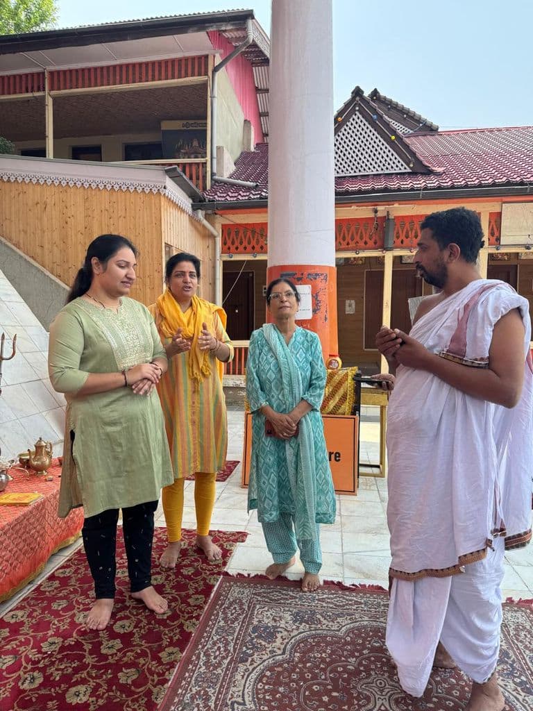 srinagar_sharika_devi_mandir_2.jpg