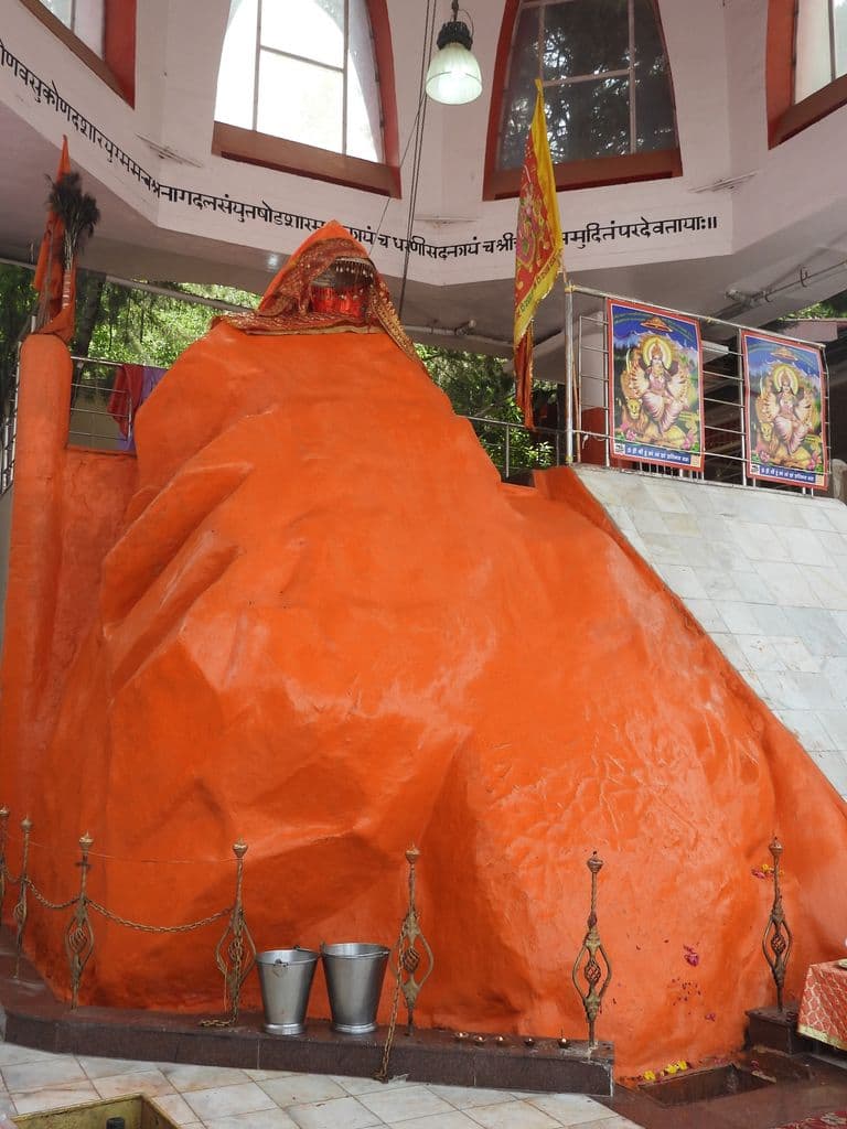 srinagar_sharika_devi_mandir_3.jpg