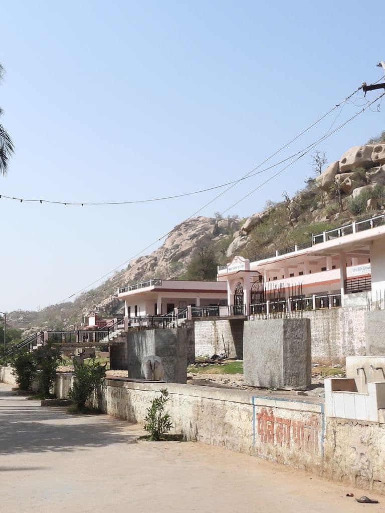 sundha_parvat_chamunda_mata_mandir_13.jpg