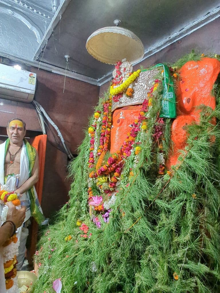 varanasi_chintamani_ganesh_mandir_1.jpg