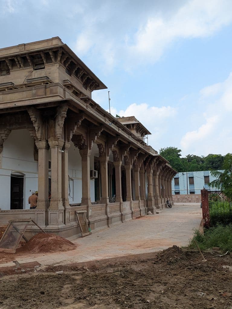 varanasi_sampoornanand_sanskrit_university_1.jpg