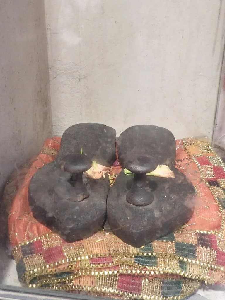 Bhṛgu Maharṣi Temple, Daśāśvamedha Ghāṭ and Gaṅgānātha - Bharuch
