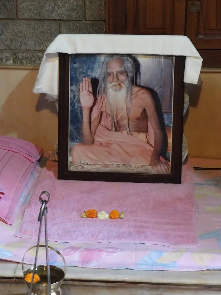 gurugram_prakash_puri_ashram_7.jpg