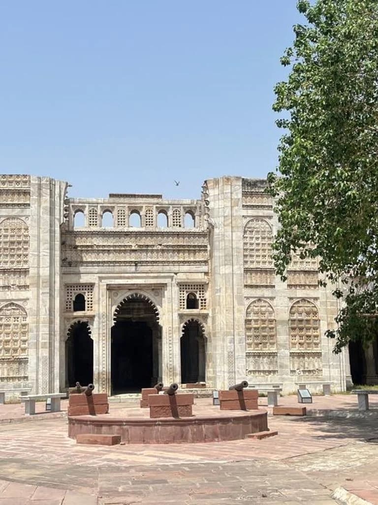 Bhojraj Paathashala - Topkhana, Jalore