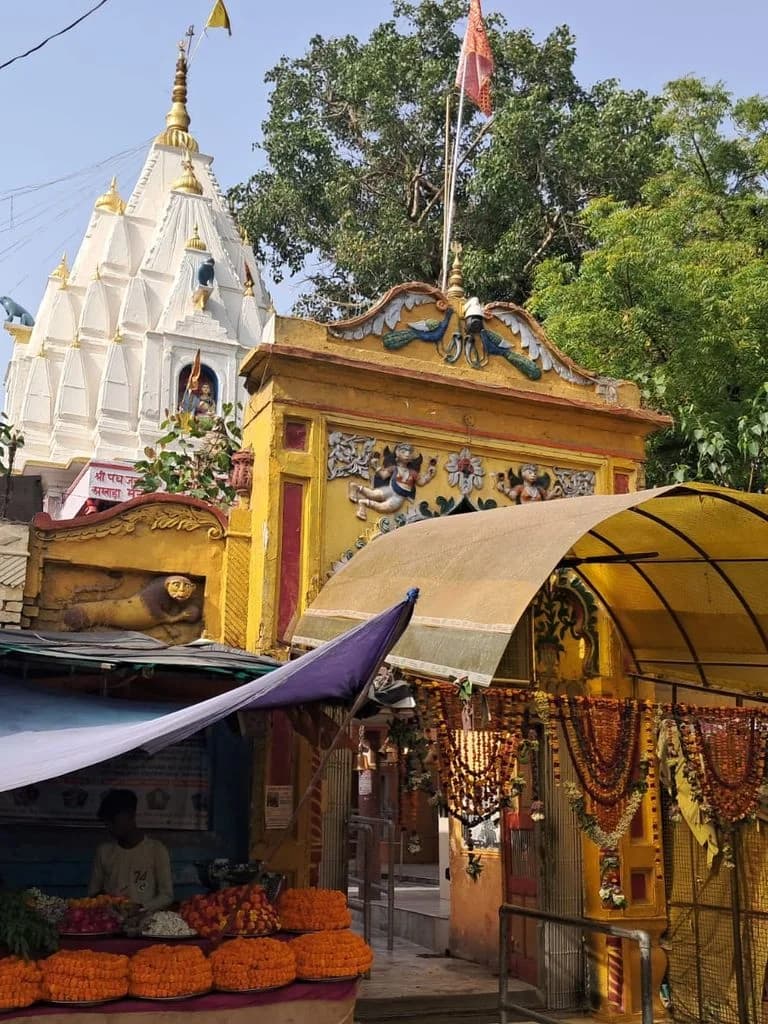 lucknow_mankameshwar_mandir_3.jpg