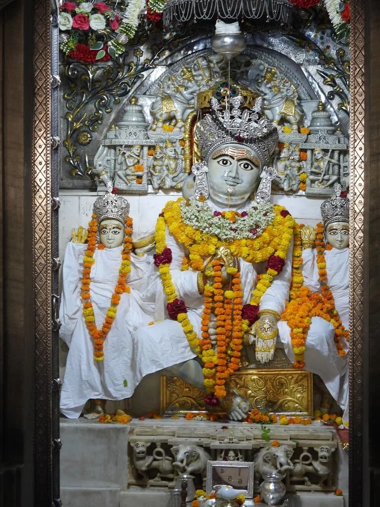 madri_aapeshwar_mahadev_mandir_3.jpg