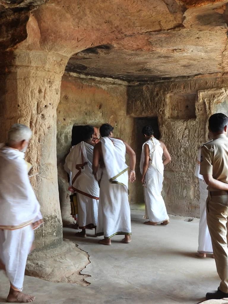 Siyot Caves - Kateshwar