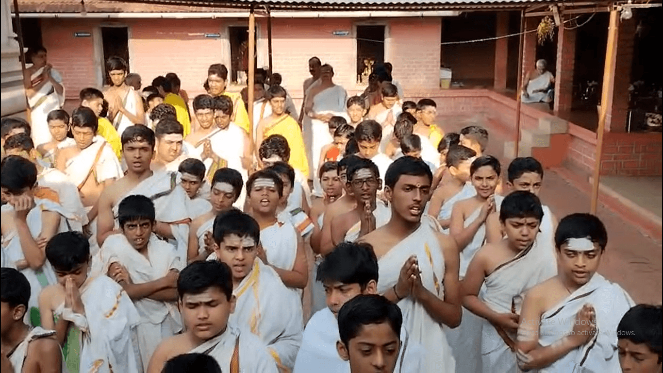 Vatu Sikshana camp — scholars and children in session